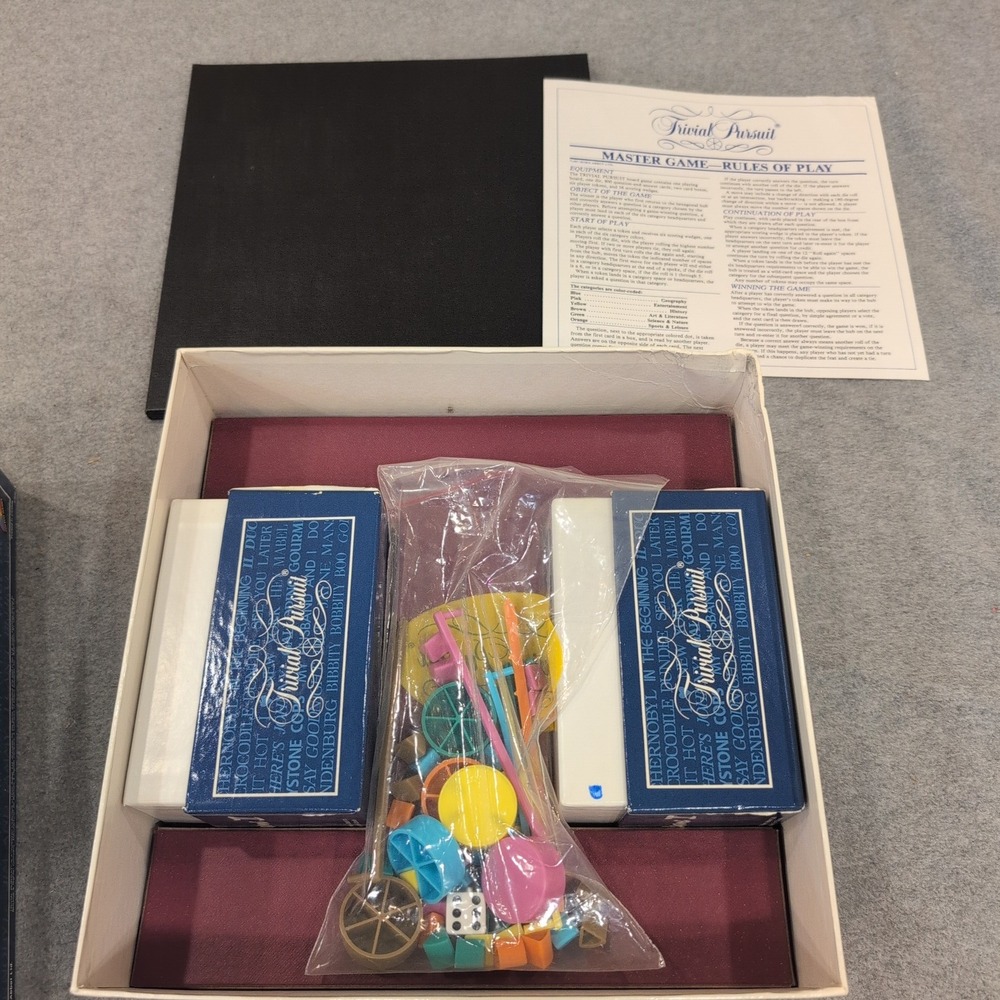 Trivial Pursuit Volume II Master Game A Genus Edition Vtg Board Game Blue Box - Picture 3 of 3